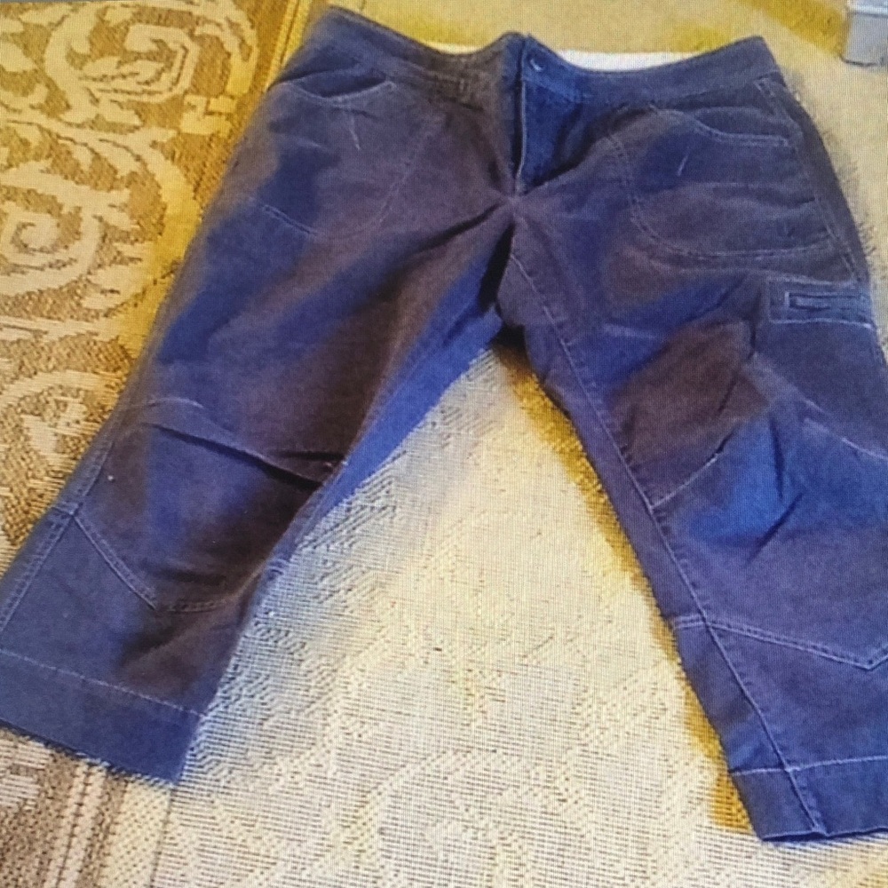 Women's Blue Capris